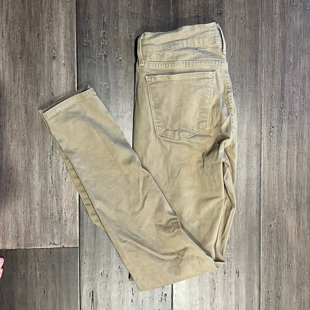 Tan Levi’s